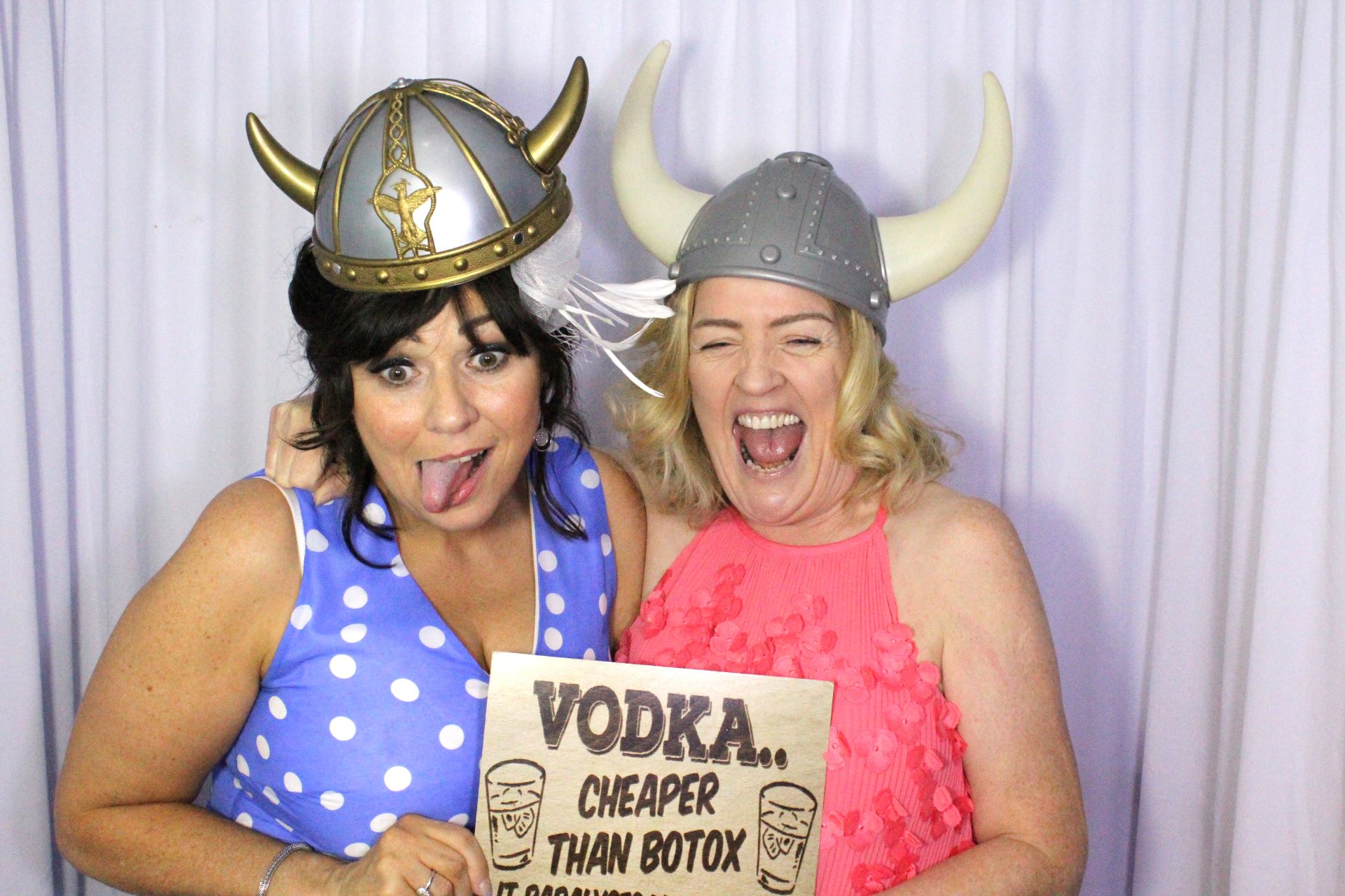 Wedding Planning Made Easy: Photo Booth Hire Glasgow Ideas You’ll Love